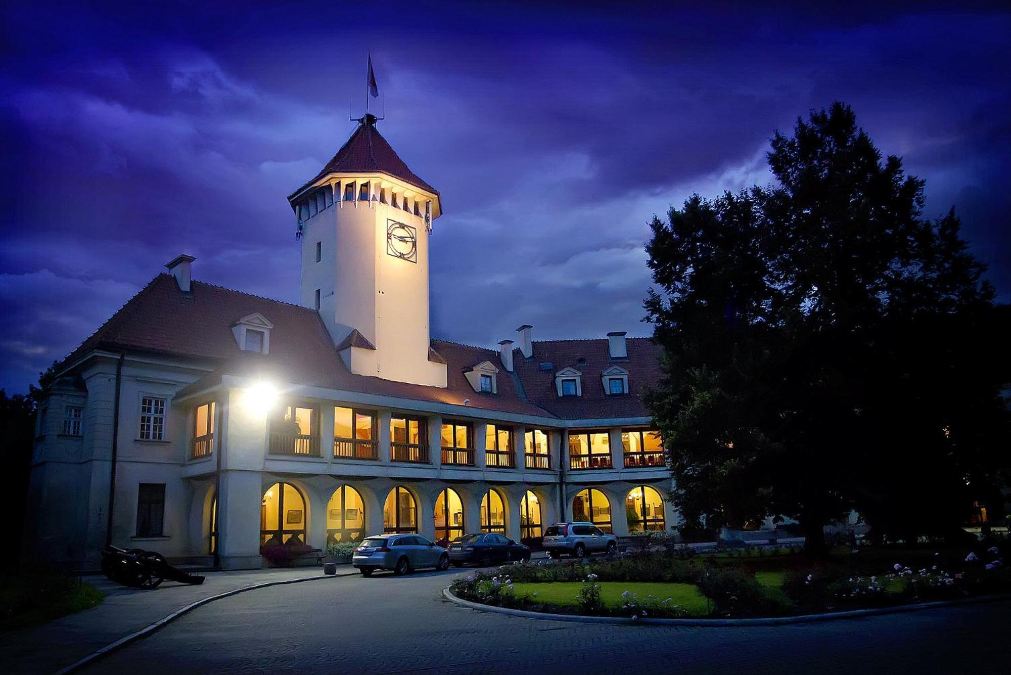 Hotel Zamek Pultusk Dom Polonii Exteriör bild
